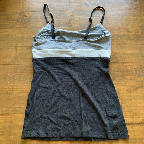 Lululemon Contentment Triangle Colorblock Tank Top in Gray/Cream/Stripe-Size 6 - Picture 4 of 5
